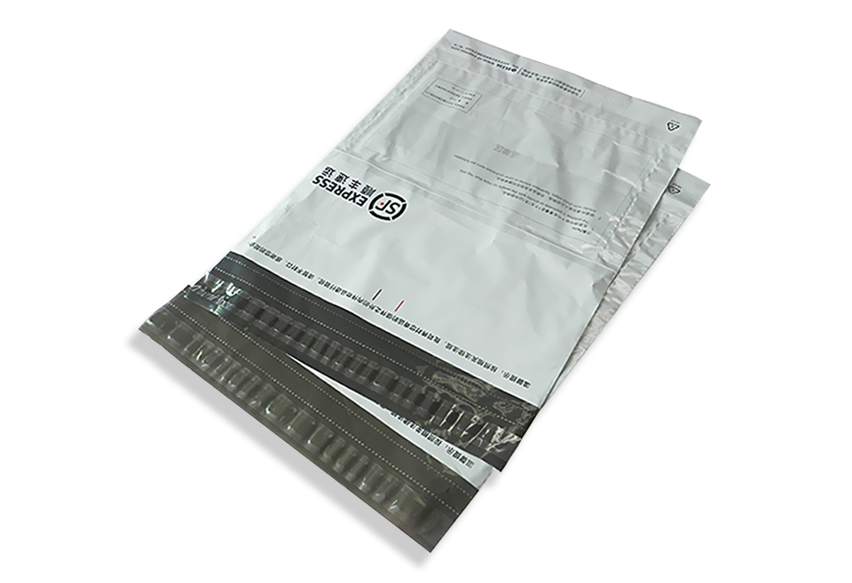 Co-extruded poly mailer with pocket